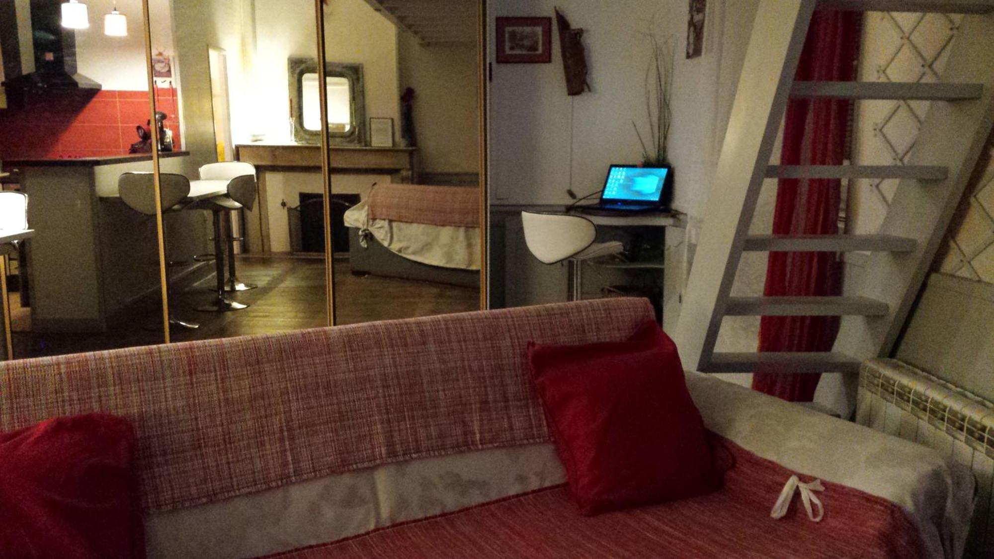 Coquet Studio En Mezzanine Nuit Pour 2 Personnes Сен-Жирон Экстерьер фото