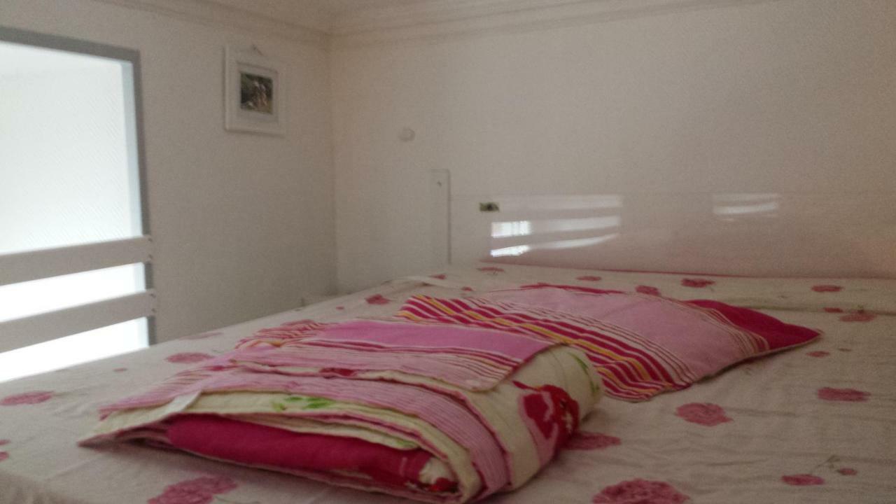 Coquet Studio En Mezzanine Nuit Pour 2 Personnes Сен-Жирон Экстерьер фото
