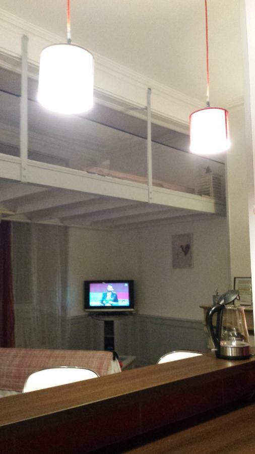 Coquet Studio En Mezzanine Nuit Pour 2 Personnes Сен-Жирон Экстерьер фото